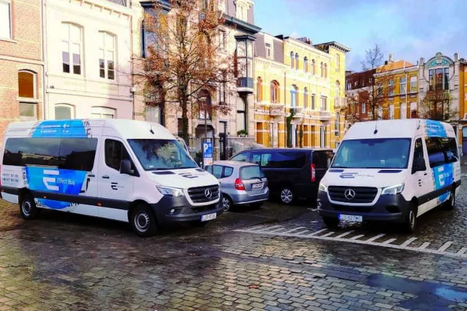 Bus do Holandii od drzwi do drzwi — odbiór pasażerów z adresu w Polsce