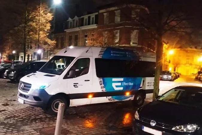Tani bus Holandia Polska — Mercedes Sprinter Effect Bus przed kursem do kraju