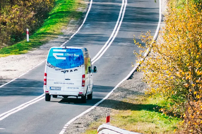 Tani bus Niemcy Polska — Mercedes Sprinter Effect Bus przed kursem powrotnym